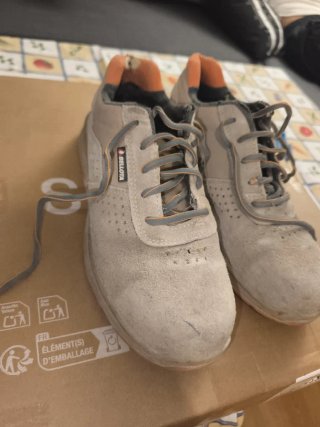 ZAPATO DE SEGURIDAD S1P SRC SERRAJE CORE BELLOTA