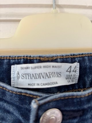 Vaqueros azules Stradivarius talla 44