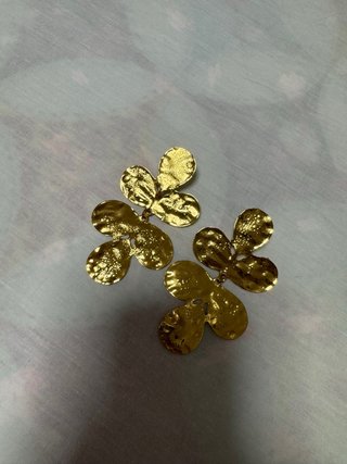 Pendientes flor Parfois dorados