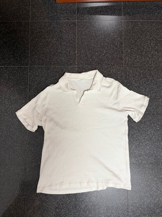 Camiseta tipo polo blanca