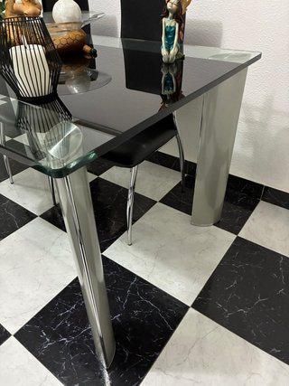 Conjunto Mesa Comedor y 4 Sillas