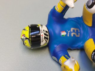 Modellino Yamaha YZR-M1 Valentino Rossi 1:12