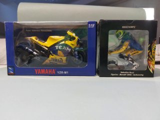 Modellino Yamaha YZR-M1 Valentino Rossi 1:12