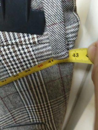 Pantalón ZARA Talla 40 nuevo. PVP: 40€ Ganga