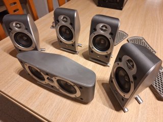 JBL ALTAVOCES satélite(5unidades)gran calidad