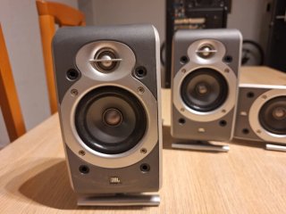 JBL ALTAVOCES satélite(5unidades)gran calidad
