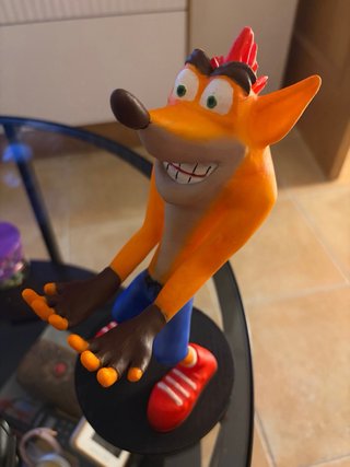 Soporte mando Crash Bandicoot 3D pintado a mano