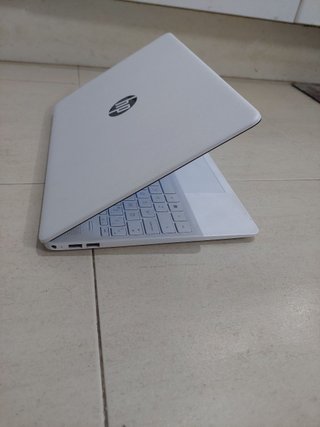 Ordenador portátil HP Ryzen 5 Blanco