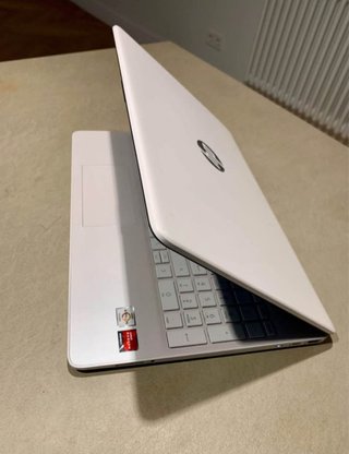 Ordenador portátil HP Ryzen 5 Blanco