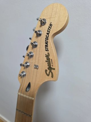 Guitarra Fender Squier Affinity Azul