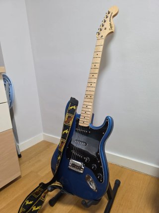 Guitarra Fender Squier Affinity Azul