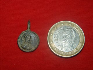 Medalla Siglo XVII  XVIII Maria y Jesus 1,6 gramos