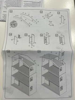 Casita de Muñecas de Madera