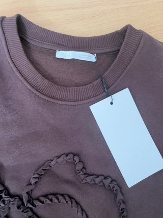Sudadera Marrón con Lazos en Relieve