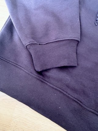 Sudadera Marrón con Lazos en Relieve