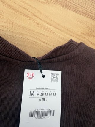 Sudadera Marrón con Lazos en Relieve