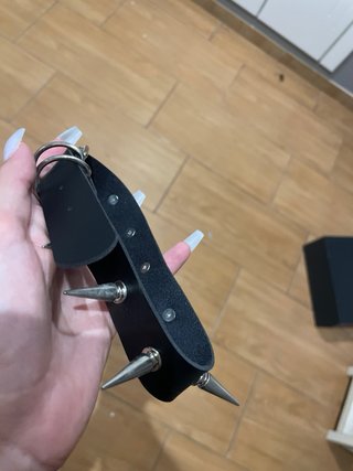 Collar de pinchos estilo gótico punk