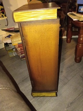Mueble para CDs estilo librería
