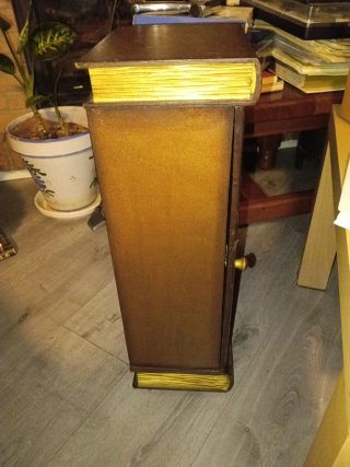 Mueble para CDs estilo librería
