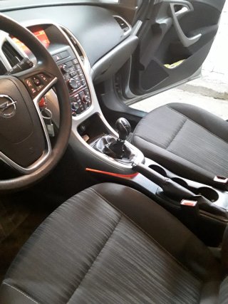 Opel Astra 2012