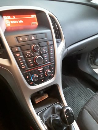 Opel Astra 2012