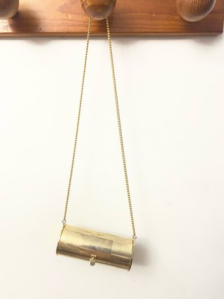 Bolso de fiesta metálico dorado