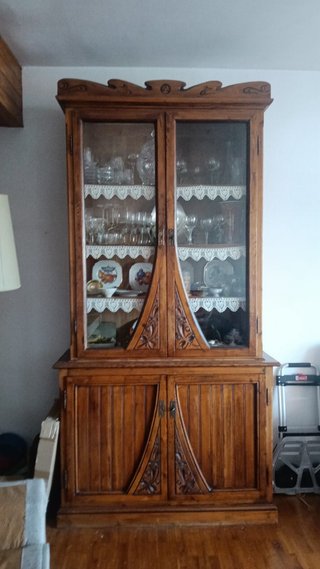 Vitrina Alacena de Madera Maciza Tallada
