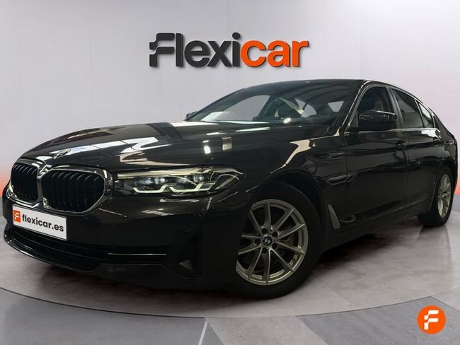 BMW Serie 5 2022, foto 2