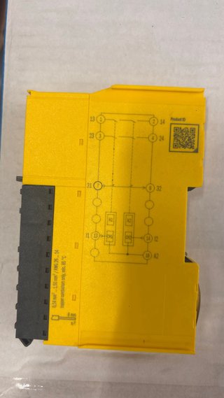 Relé de seguridad SICK RLY3-OSSD100 TENGO 7UNDS