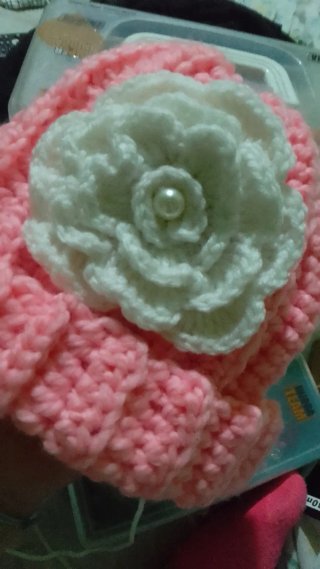 Diversos gorritos tejidos a crochet