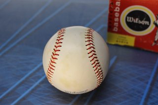 Pelota de béisbol Wilson “Oficial Little League”. Baseball. Circa 1960. A1074.