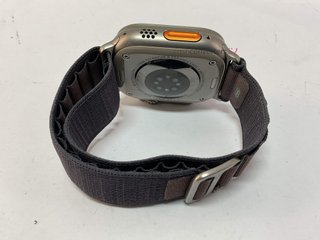 apple watch ultra 2 49mm (gps 4g) titanio
