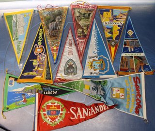 11 banderines recuerdo de ciudades de España, años 60.