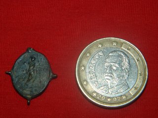 Medalla antigua Siglo XVII Cristo Cruz en mano 1,6