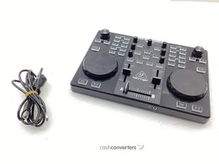 mesa mezclas behringer cmd studio 2a