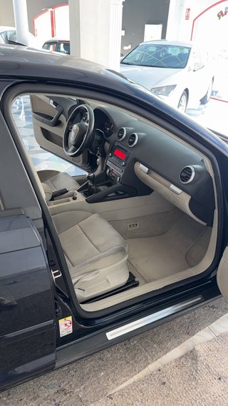 Audi A3 2.0 TDI 140 CV · 5 Puertas · Climatizador
