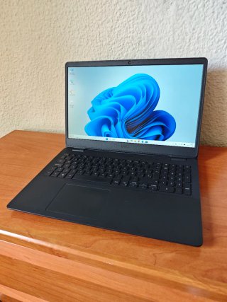 Portátil Dell 15" FHD i3 Gen 11 16GB 750GB SSD