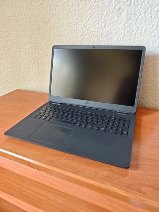 Portátil Dell 15" FHD i3 Gen 11 16GB 750GB SSD
