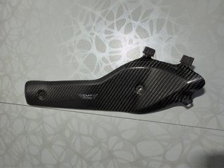Protector de Escape en Carbono CMT Compositi