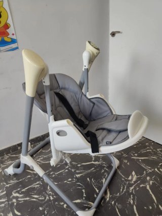 Trona y Columpio Eléctrico Bebé Lionelo