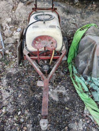 Cuba de fumigar con asiento
