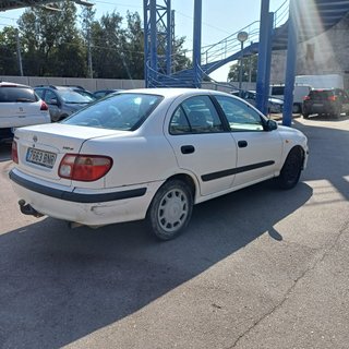 Nissan Almera 2001