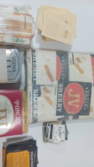 Set di etichette per vino, liquori e altro