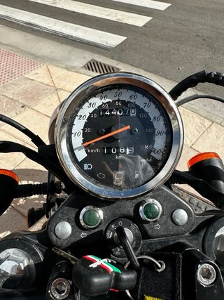 Moto Hanway Raw Cafe 125