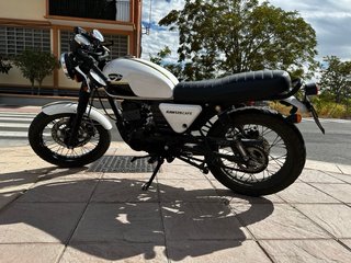 Moto Hanway Raw Cafe 125