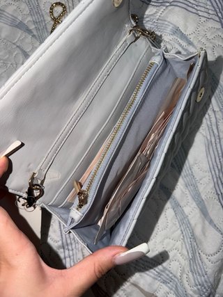 Bolso Zara gris acolchado con cadena