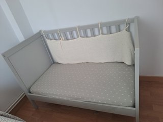 Cuna Ikea Gris + Colchón y Protector
