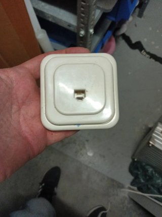 Caja exterior teléfono fijo beige