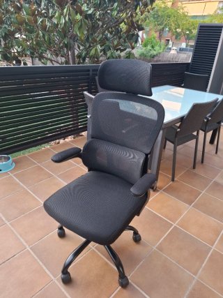 Silla de oficina ergonómica negra