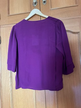Blusa Morada Biscuit Talla L nueva